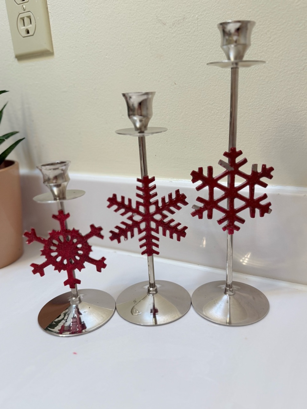 International Silver Festive Red Snowflake Metal Candle Holder Set - Home Accent
